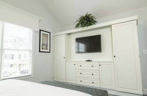 Lackey Resort | Stylish Estate Stay Just Minutes from Museums, Dining & Attractions
