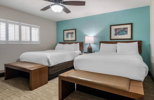 Jekyll Island Hotel | Stylish Island Getaway | Onsite Outdoor Pool | Free Breakfast | Pets Allowed