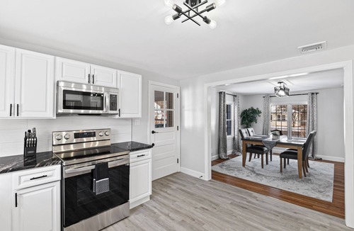 Bristol House | Stylish & Luxurious 3 BDR Home with Play Station