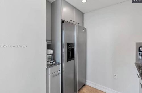 South of Fifth Hotel | Stylish Miami Beach Condo Oceanfront Hilton Pool Gym WiFi