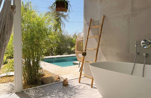 Indian Beach Sapphire Shores Villa | Stylish Pool Villa 3BR/2BA with outdoor bathtub