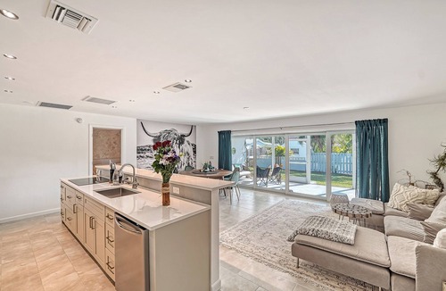 Indian Beach Sapphire Shores Villa | Stylish Pool Villa 3BR/2BA with outdoor bathtub