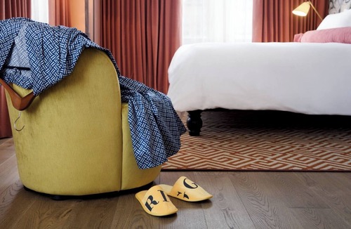 Chinatown Hotel | Stylish Urban Escape | 3 Units | Onsite Dining & Bar | Gym Access