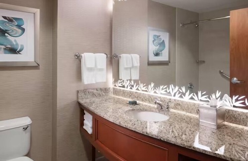 St. Petersburg Hotel | Stylish Waterfront Escape near Beaches | Outdoor Pool & Spa | 2 Units