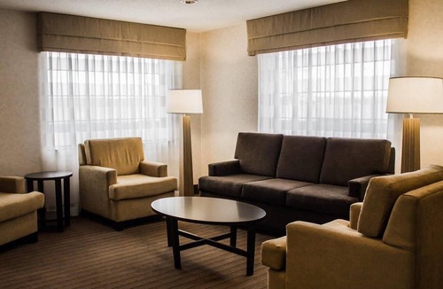 Tire Hill Hotel | Suburban Studios Johnstown - Richland Town Center