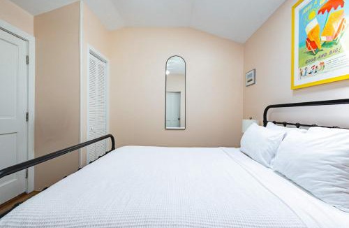 Historic Seaport Hotel | Sugar Pie Suite