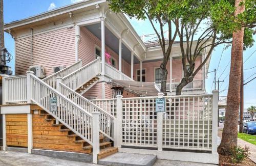 Crystal Beach Hotel | Sugars Inn Room 2 Boutique Hotel One Mile to Beach