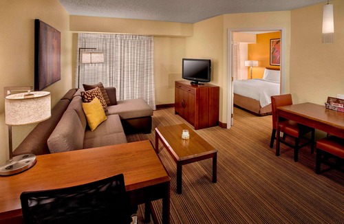 Bethlehem Hotel | Suite w/Complimentary Breakfast! | Coca-Cola Park - 2.4 miles away!