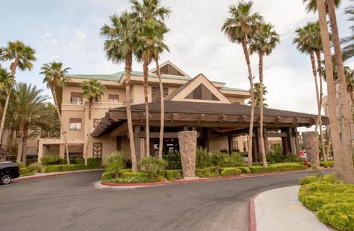 Las Vegas Apartment | Suites at Tahiti Village Resort and Spa Las Vegas-No Resort Fee
