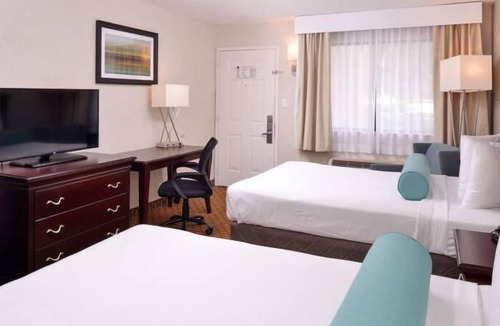 Florida Central Atlantic Coast House | SUMMER DISNEY DEAL! Gorgeous Unit, Pool, Breakfast, Parking, Shuttle