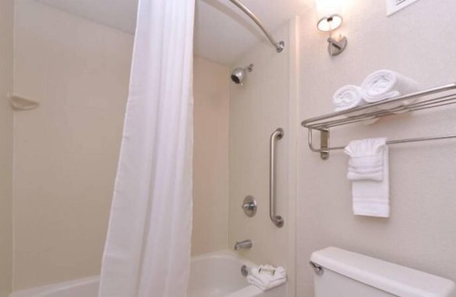 Florida Central Atlantic Coast House | SUMMER DISNEY DEAL! Gorgeous Unit, Pool, Breakfast, Parking, Shuttle