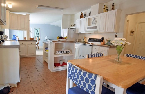 Henrico House | SUMMER FUN on Jimmies Creek Lake Gaston! DIRECT ACCESS TO MAIN LAKE