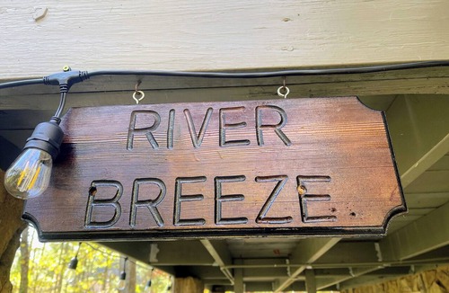 West Jefferson Cabin | Summer Fun @ River Breeze: Riverfront Access & View! Dog-Friendly, Fenced Yard!