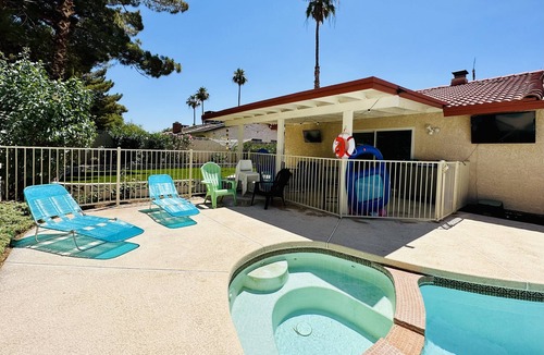 Paradise House | Summer Retreat in Las Vegas! Pool, Arcade, Pool Table & more….