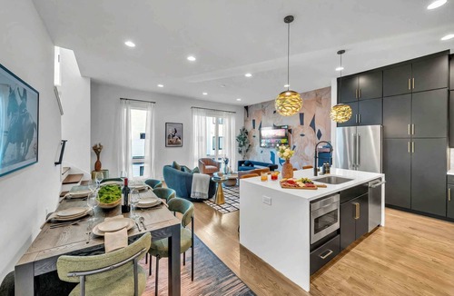 Katie Hill Neighborhood House | Summer rooftop hot tub, karaoke lounge, downtown views near Broadway