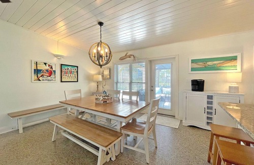 Villa Segunda House | Summer Savings! Beach Bungalow Steps to the Beautiful Gulf & Sugar White Sand