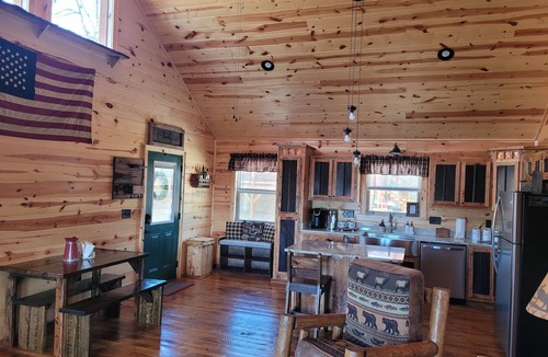 Murphy Cabin | Summer Special, Mountain View Cabin,15 Min to Casino, Family Friendly