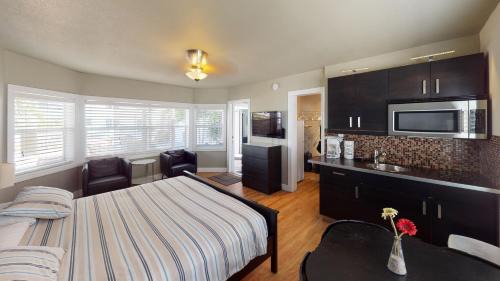 Hollywood Hotel | Sun Beach Inn