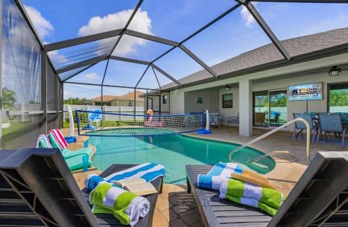 Pelican House | Sun, Fun & Relaxation Await with Heated Pool, Lanai & Spacious Comfort - K La Vie - Roelens