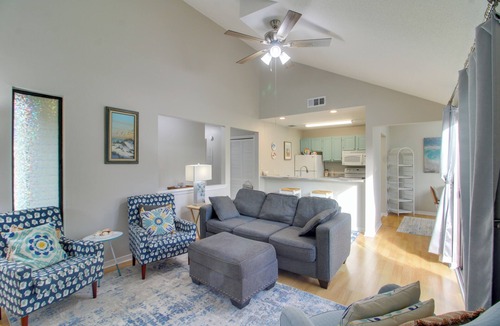 Fort Walton Beach Apartment | Sun, Surf & Sand in Fort Walton Beach! Cozy Condo