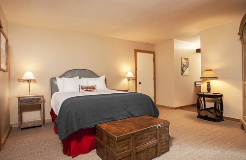 Elkhorn Hotel | Sun Valley Resort, Wildflower Three Bedroom Condo