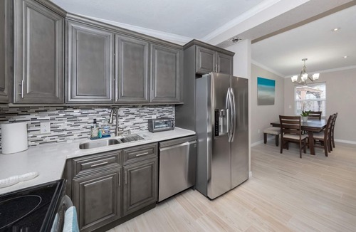 Park East House | Sunaire Terrace within minutes to Downtown Sarasota