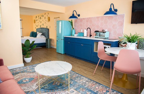 Indian Shores Hotel | Sunburst Inn The Beachfront Suite - Room 11