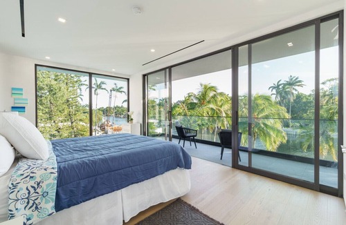 Bayside Historic District Villa | Sunlit Stylish Sanctuary - Ultimate Miami Luxury