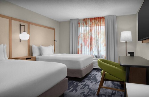 Braden River Hotel | Sunny Bradenton Double Queen: Breakfast, Pool &Gym