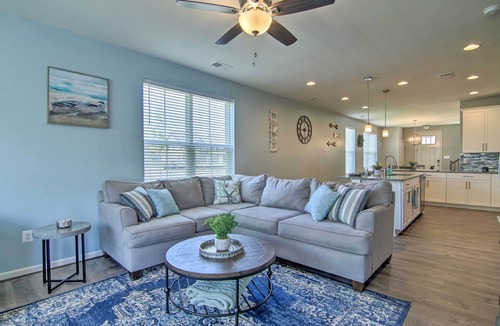 Millville House | Sunny End-Unit Townhome–Steps to Resort Amenities!