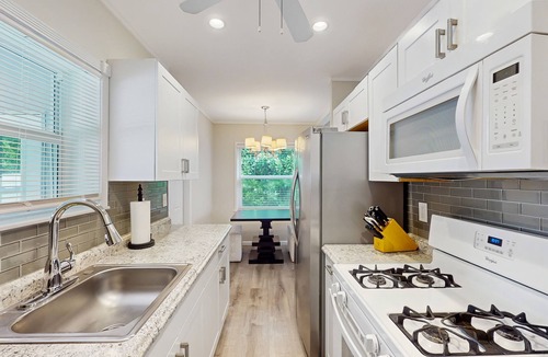 Victoria Park Cottage | Sunny Fort Lauderdale Cottage with Private Pool Near the Beach