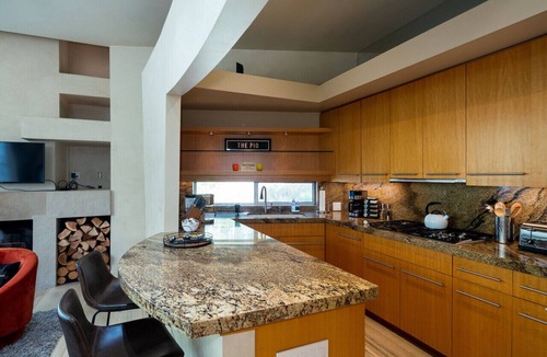 Ketchum House | Sunny, gorgeous contemporary home, close to downtown Ketchum.