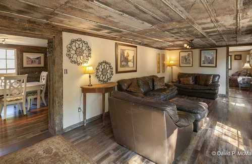 Millville House | Sunny Oaks lodge 4BR 2BA private entire lodge