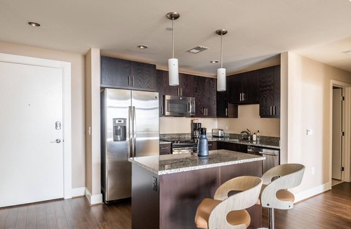 Reston Apartment | Sunny Reston 2BR w/Laundry, walk to Restaurants & Mall, by Blueground