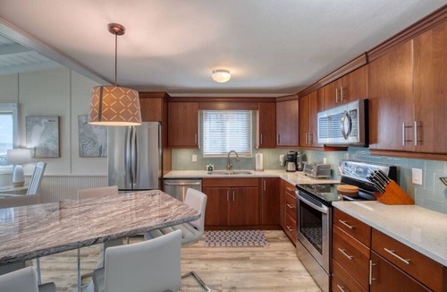 O'byrne Cottage | Sunrise Cottage Direct Oceanfront House
