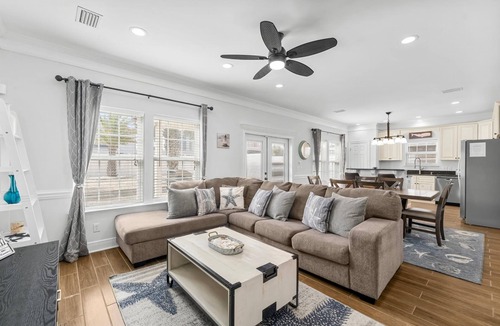 Holiday Beach House | Sunset Escape - Walk to Beach, Pet-Friendly, Near Pier Park & 30A - Free Golf!