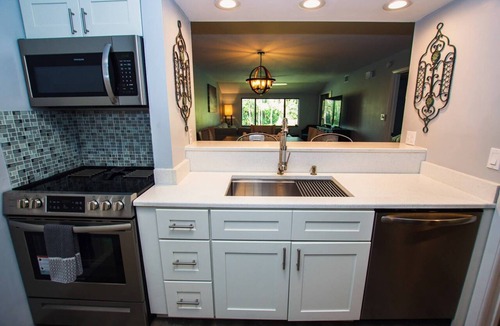 Wesley Chapel Condo | Sunset Lakeview Condo | King Suite | Optional Saddlebrook Resort Amenities | Full Kitchen & Patio