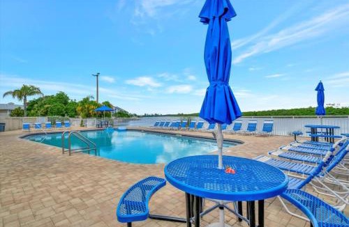 Ruskin Hotel | Sunset Suite - Private Balcony Gym & Pool