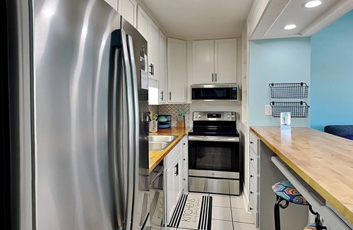 Holiday Beach Condo | Sunswept Condominium #210 | Gulf View + Resort Amenities