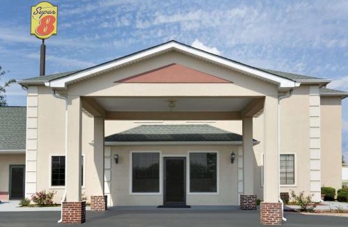 Chatsworth Hotel | Super 8 by Wyndham Chatsworth/Dalton