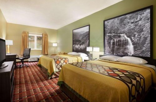 Cherokee Hotel | Super 8 by Wyndham Cherokee