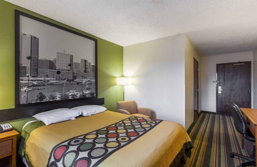 College Park Hotel | Super 8 by Wyndham College Park Wash DC Area