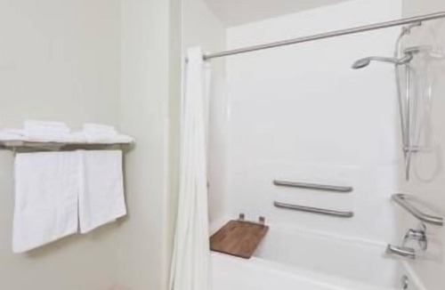 Hagerstown Hotel | Super 8 by Wyndham Hagerstown/Halfway Area