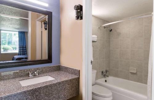 Hardeeville Hotel | Super 8 by Wyndham Hardeeville - Savannah North