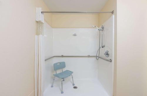 Rolla Hotel | Super 8 by Wyndham Rolla