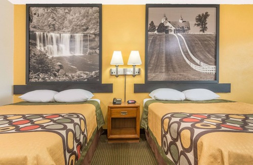 Williamsburg Hotel | Super 8 by Wyndham Williamsburg