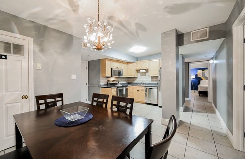 Las Vegas Strip Hotel | SVS: Modern 3BD Strip View Condo | 1,000+ sqft | Sleeps 12 | Jockey Club