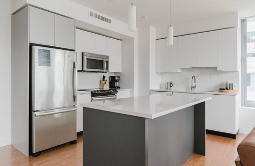Chinatown Apartment | Sweet FiDi 2BR w/Gym, Coffee Bar, Security, W/D, by Blueground