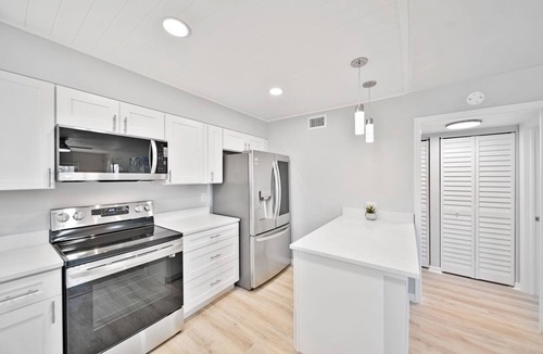 Truckland Condo | Sweet spot by the sea