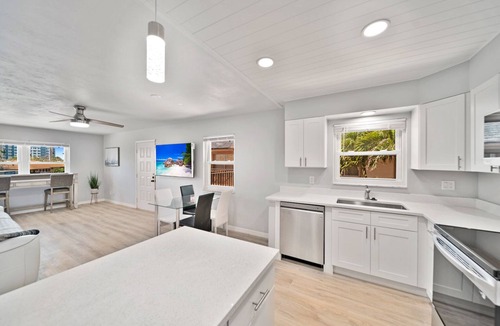 Truckland Condo | Sweet spot by the sea